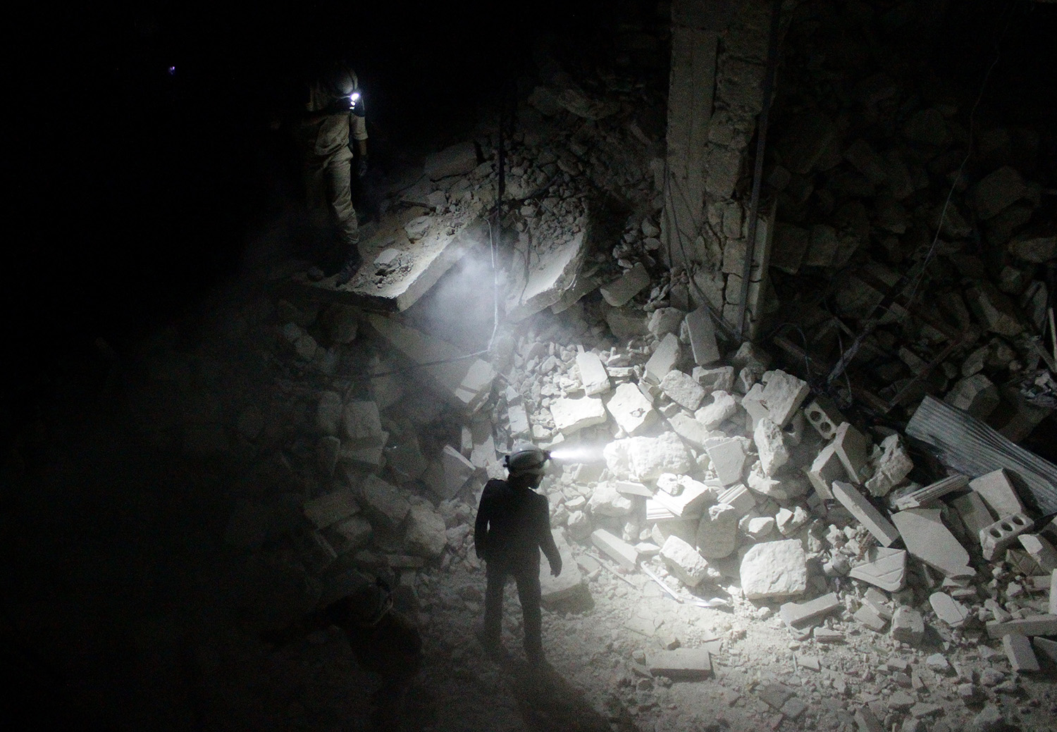 Asad Regime forces hit residental areas in Aleppo